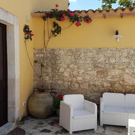 Masseria Damma منزل ريفي