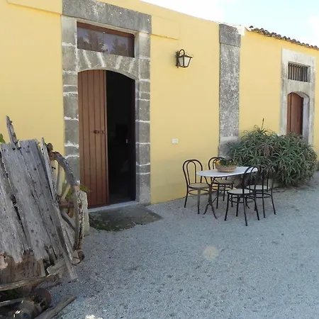 منزل ريفي Masseria Damma *
